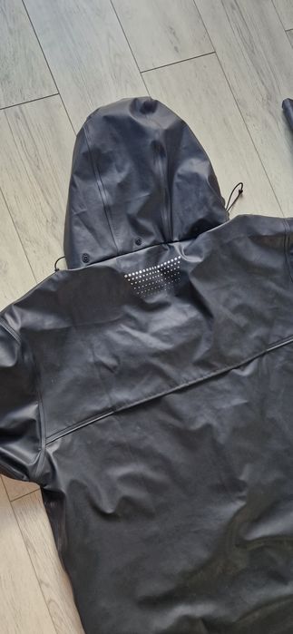 Helly Hansen L.    .