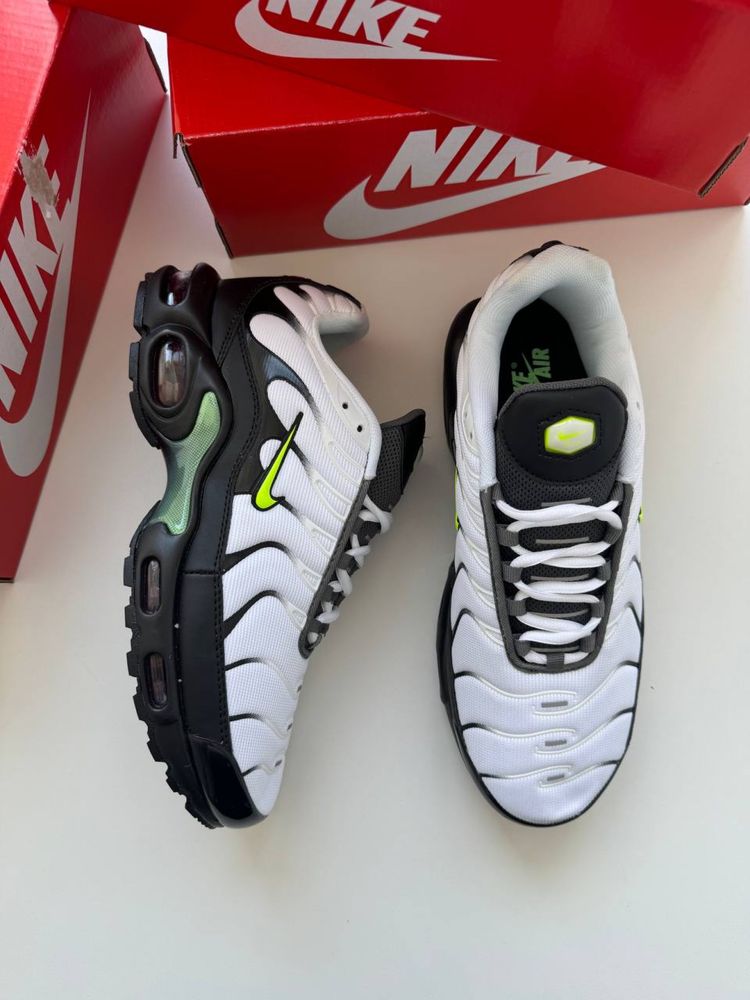 Air max plus retro future deals