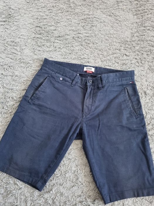 Granatowe krótkie spodenki Tommy Jeans 32/30