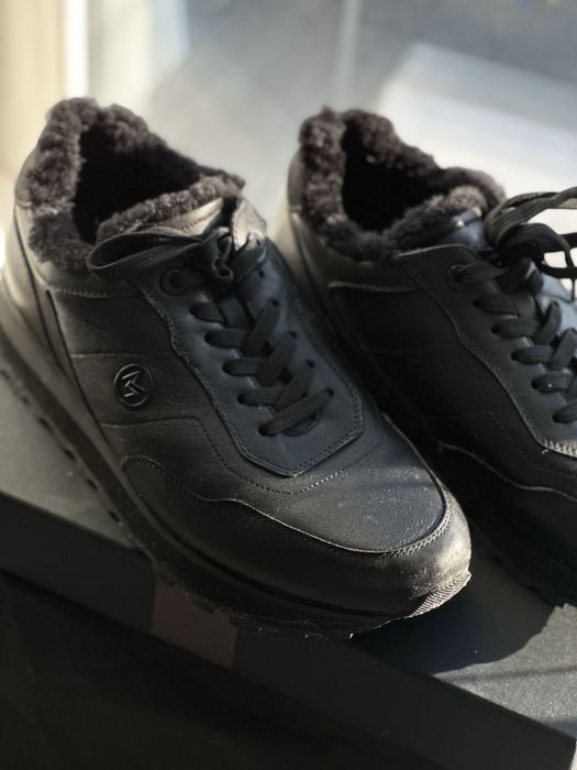 Зимові чоловічі кросівки