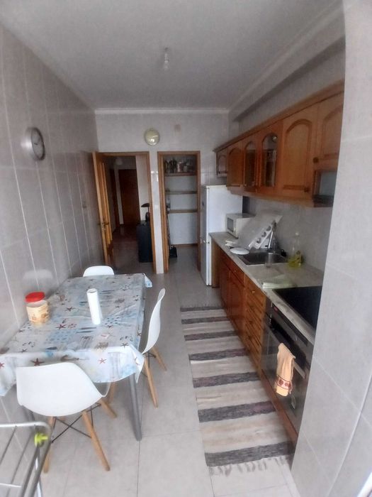 Quarto em apartamento t2 Vila do Conde