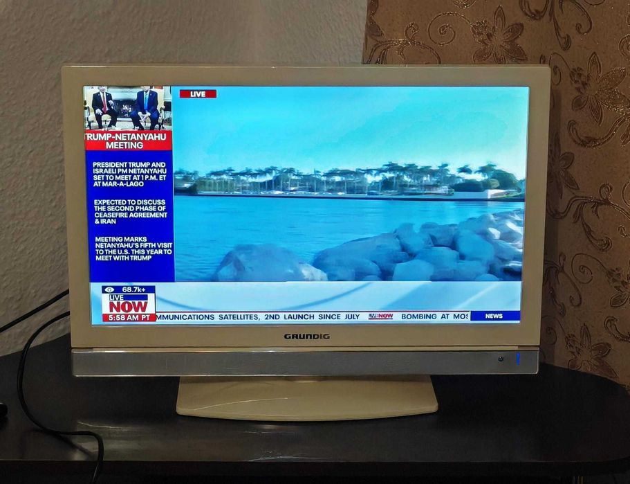 Телевізор Grundig 22" 56 см  з плоским екраном та супутниковим тюнером