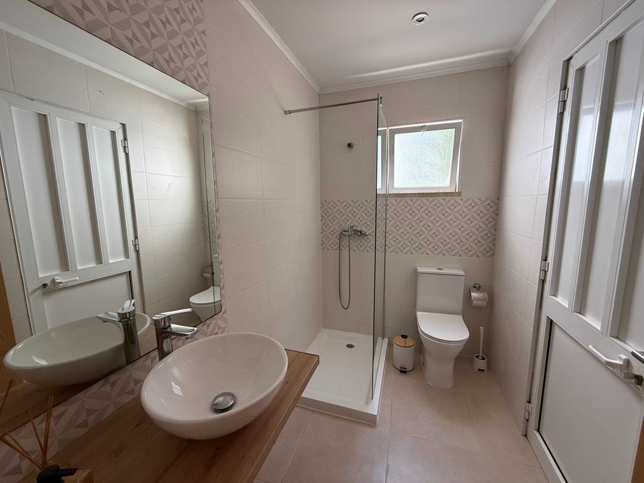 Apartamento T3| Andar de Moradia| amplo, totalmente mobilado e equipado_ ANUAL