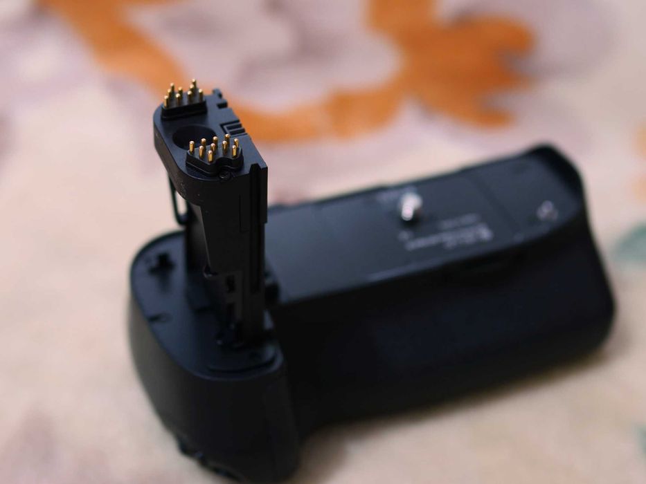 Vello BG-C9 Батарейний блок (battery Grip) для Canon 5D Mark III