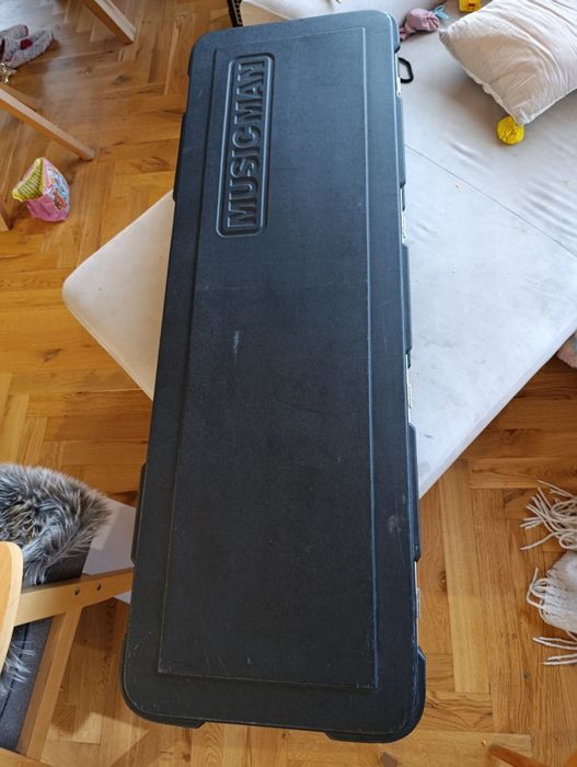 Musicman Stingray 4, gitara basowa, bass