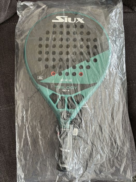 Raquete de padel suix trilogy go 4