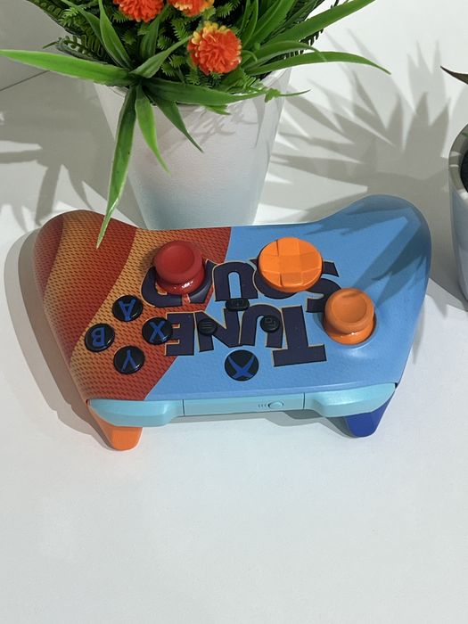 Controle Sem Fio Xbox Series X/S/ Xbox One / PC - Edição Especial Space Jam (Tune Squad)