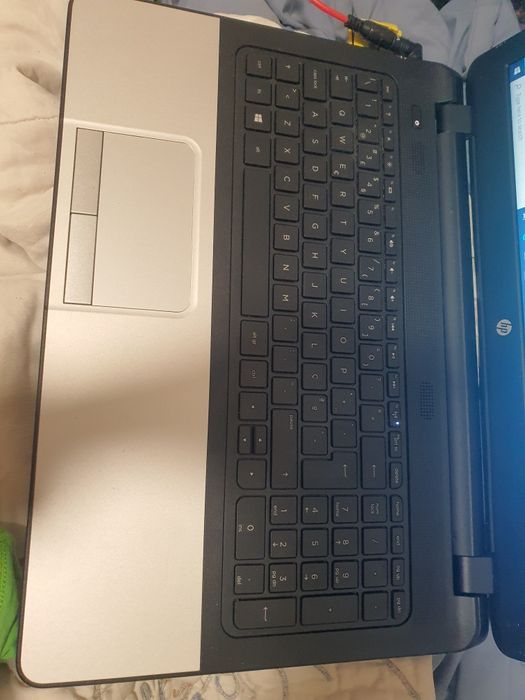Portátil HP com carregador