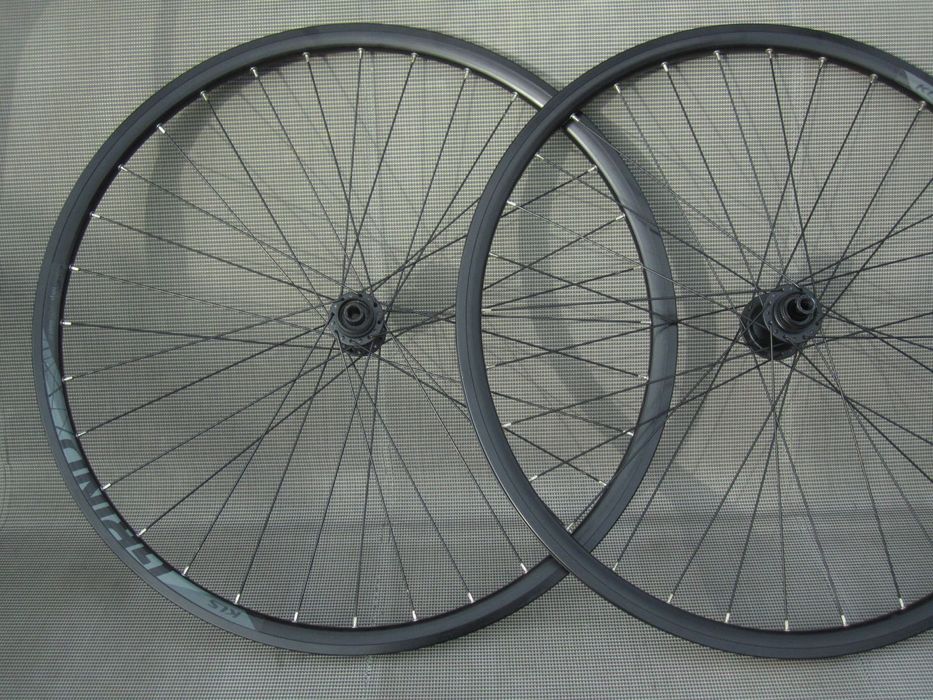 Koła 28/700c KLS GRIND piasty Novatec komplet P+T szosa gravel cross