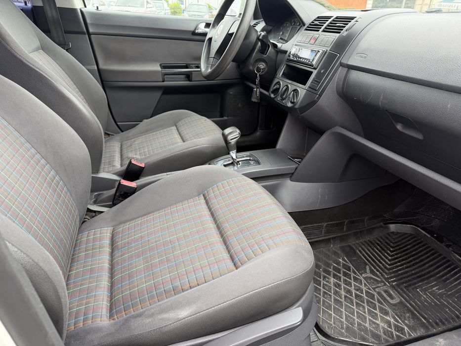 Volkswagen polo автомат газ бенз 2009 рік