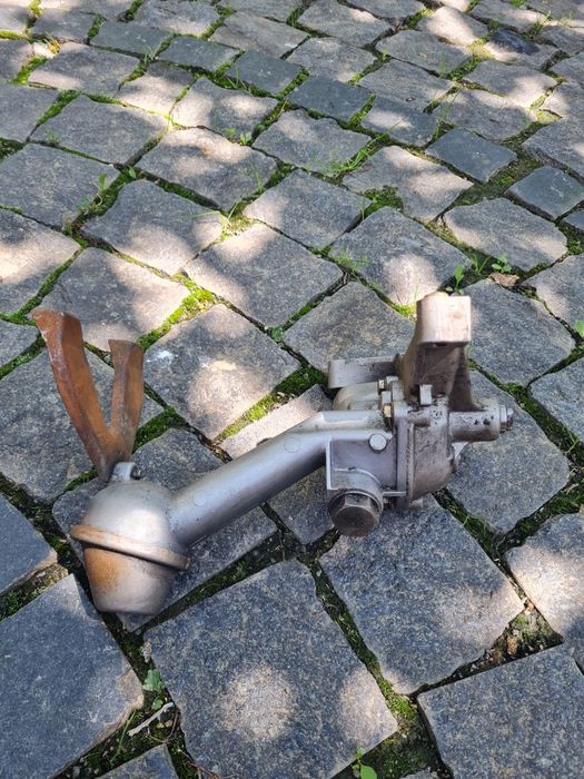 Масляний насос mercedes 2.3 td