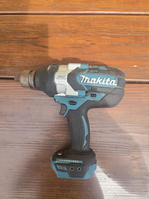 MAKITA DTW 1001 klucz udarowy 3/4, 2 baterie 5.0Ah, ladowarka