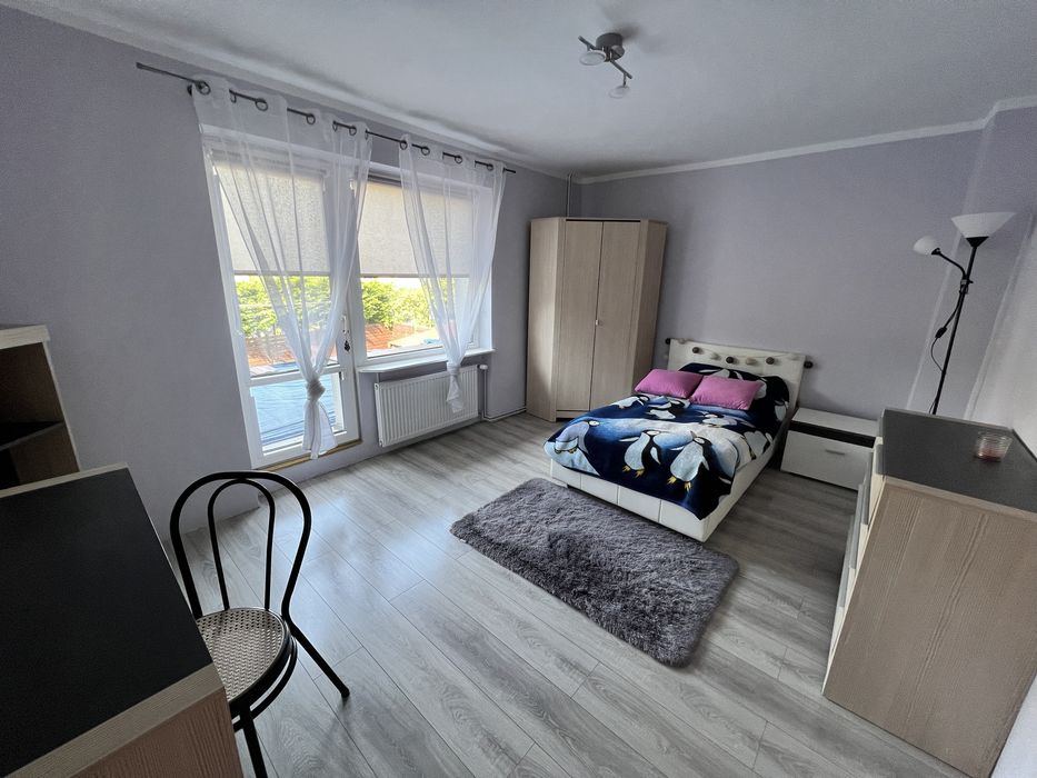 Trzy pokoje na wynajem, razem lub osobno, dla studentek