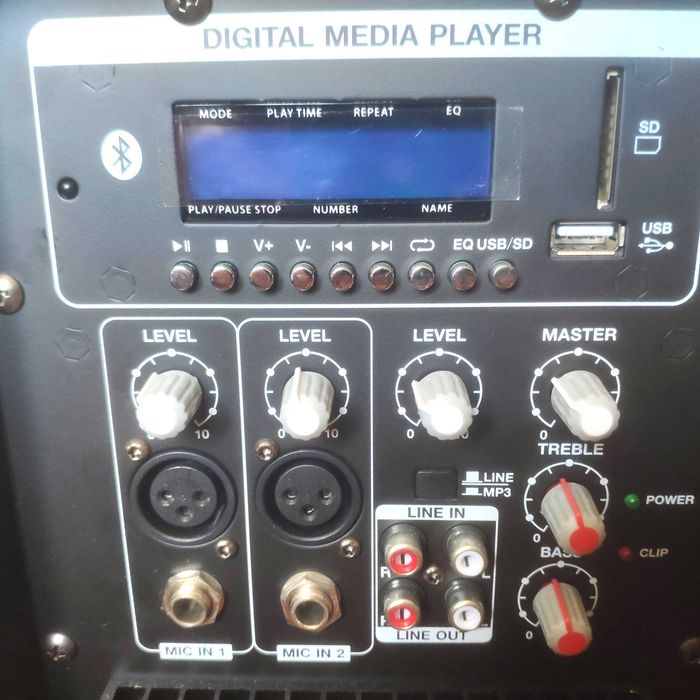 Coluna de SOM - 6oo W - Com rodas