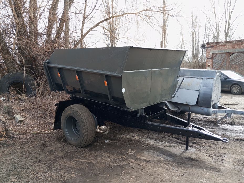 Прицеп самосвальний одноосний