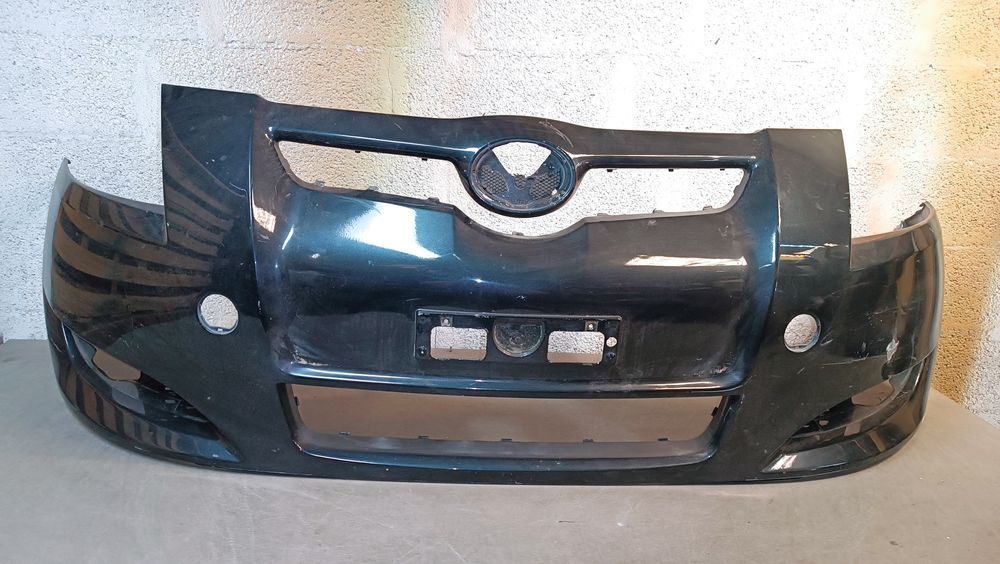 Vendo parachoque de frente Toyota Auris ano 2006/12