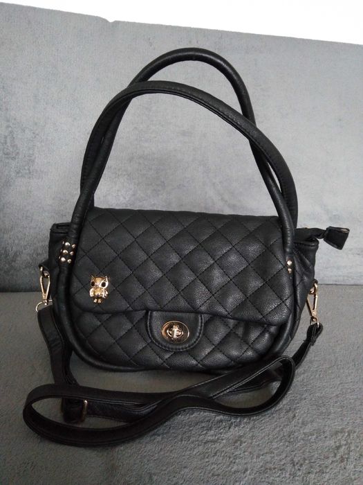 Torebka czarna pikowana