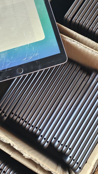 Ipad 8 128gb справний