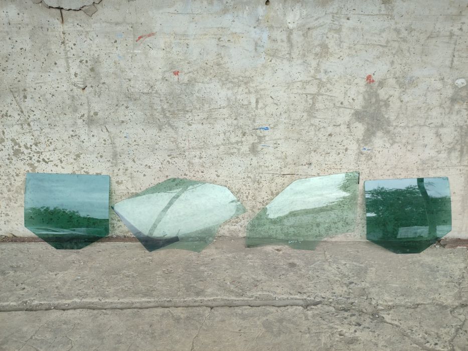 Скло дверей Шкода Октавія А5 Фабія Румстер стекло Skoda Octavia A5