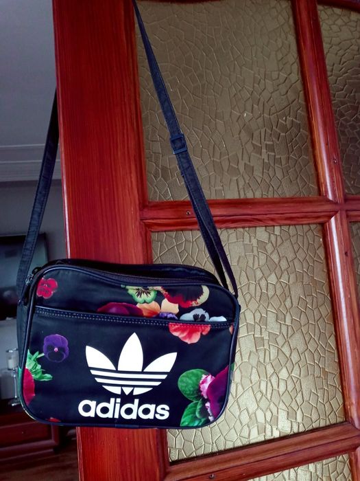 Torebka saszetka kolorowa mala damska Adidas