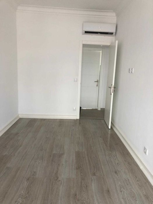 T2 Renovado para Arrendamento – Campolide, Lisboa