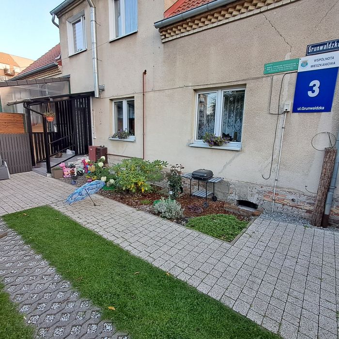 Mieszkanie z podwórkiem.
