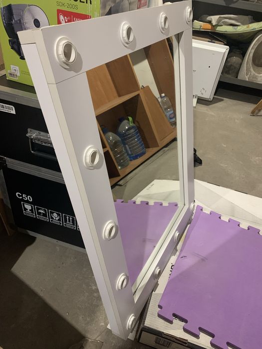 Beaty зеркало с лампочками