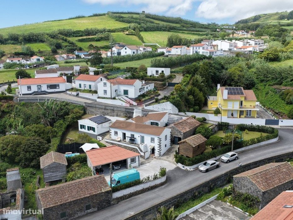 Fantástica Propriedade Remodelada com Alto Potencial de Investiment...