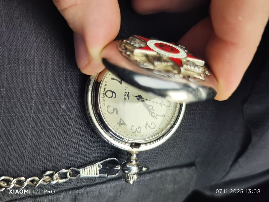 Продам часы кварц