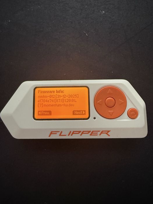 Prawie nowy Flipper Zero