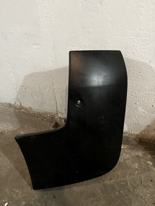 Бампер задний Рено трафик/ клык бампера Renault Traffic