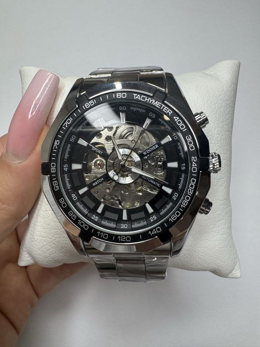 Чоловічий годинник