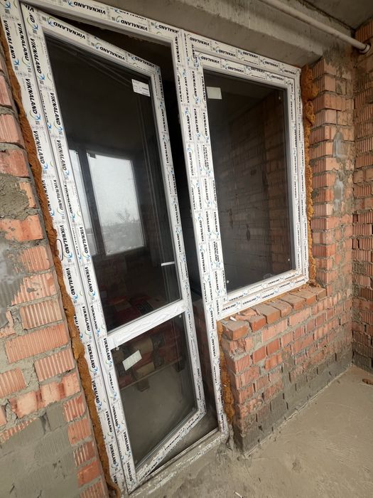 Продам окна и балконную дверь «viknaland