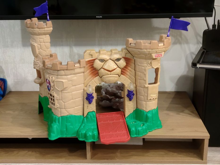 Іграшковий замок Fisher-Price