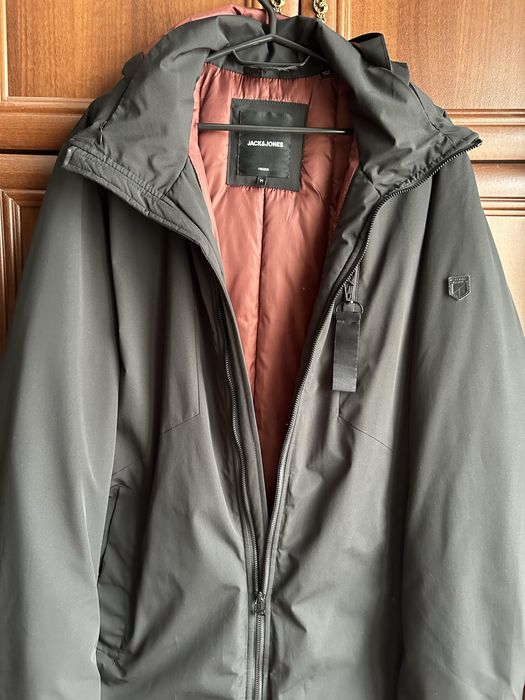 Чоловіча чорна куртка, подовжена