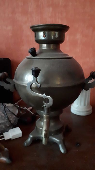 Stary duzy samowar
