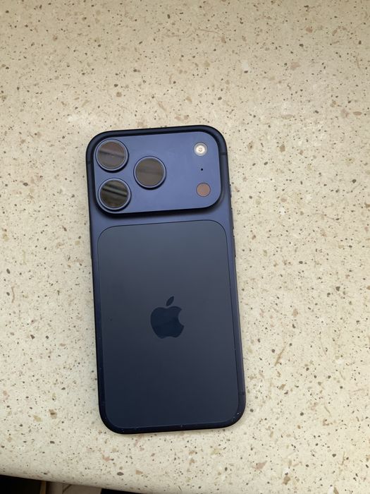 Iphone 17 pro dobry stan