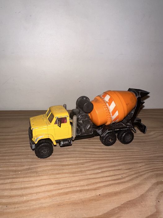 Camião antigo da majorette 1:60
