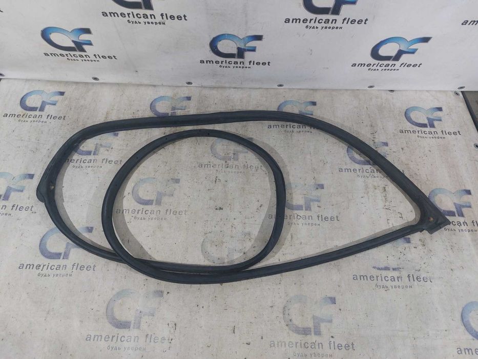 Chevrolet Trax 2018 Уплотнитель двери задней / передней