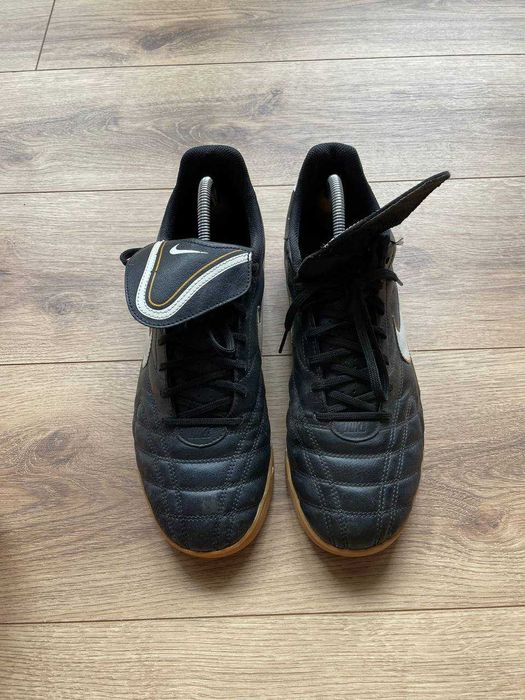 Чоловічі шкіряні професійні футзалки залки фірми nike tiempo оригінал