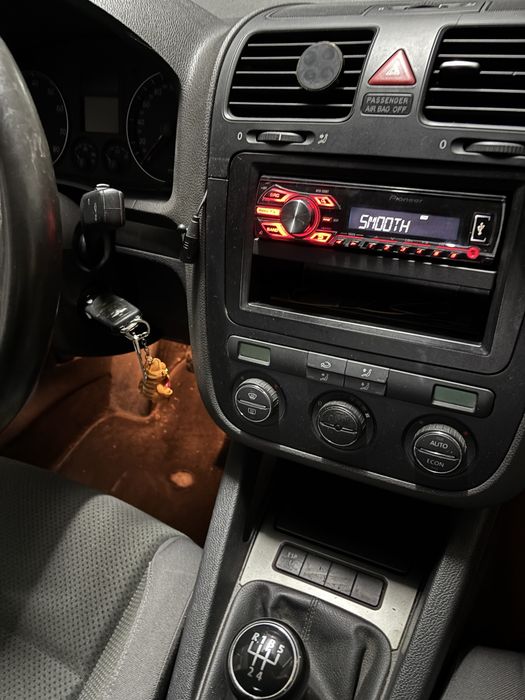 Volkswagen Golf 5 portas