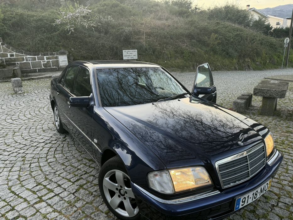 Automóvel Mercedez 220cdi