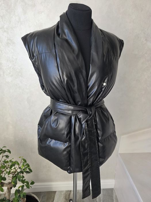 Жилетка тепла. Шкір замінник. Розмір с-л.