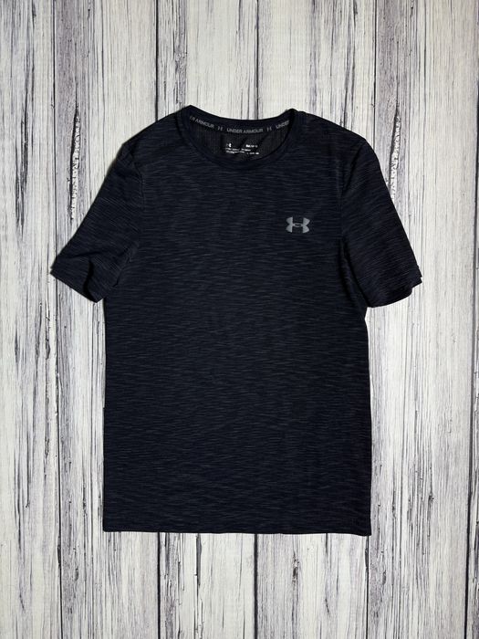 Under armour футболка оригинал s размер