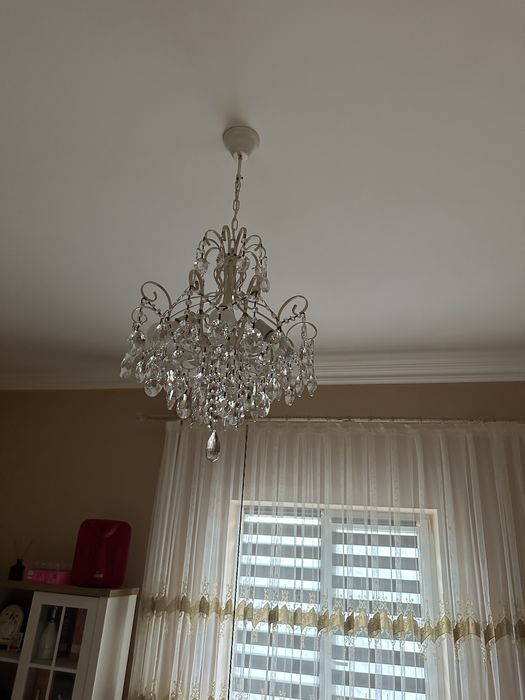 Продам підвісну люстру