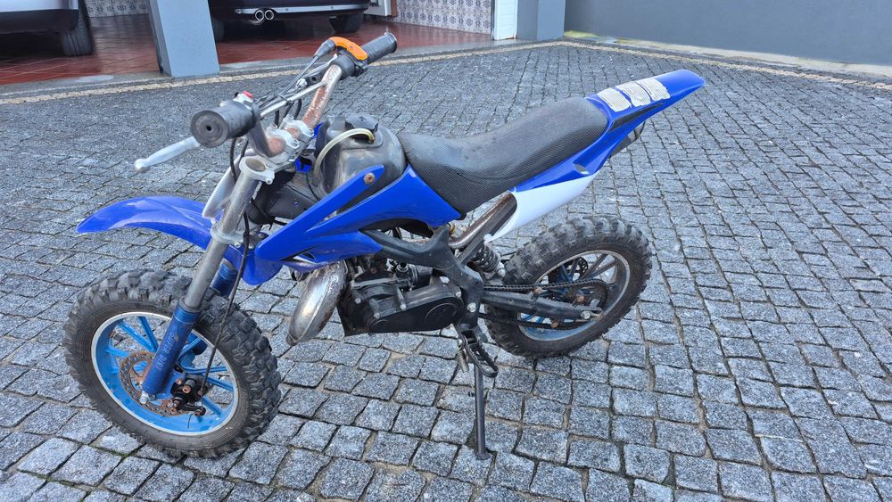 MINI MOTO 50CC 2 TEMPOS A FUNCIONAR A 100%-PURA DIVERSÃO PARA CRIANÇAS