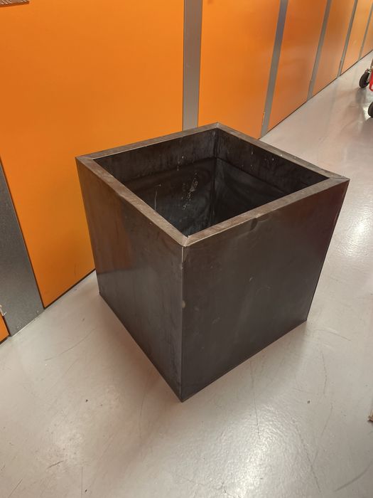 Vaso metalico para exteriores da area