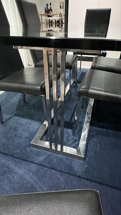 Mesa de jantar mais 6 cadeiras