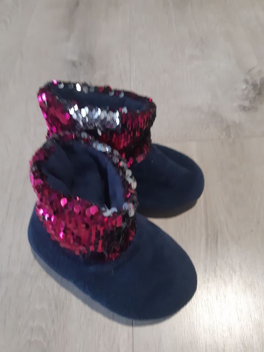 М'які домашні тапочки