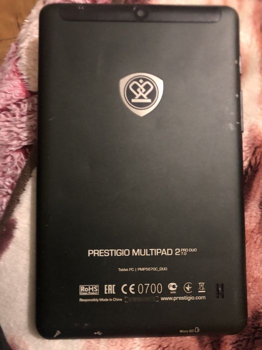 Планшет чорного кольору